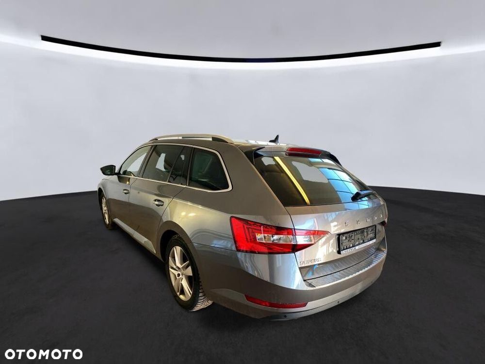 Skoda Superb 2.0 TDI SCR Style DSG - 3