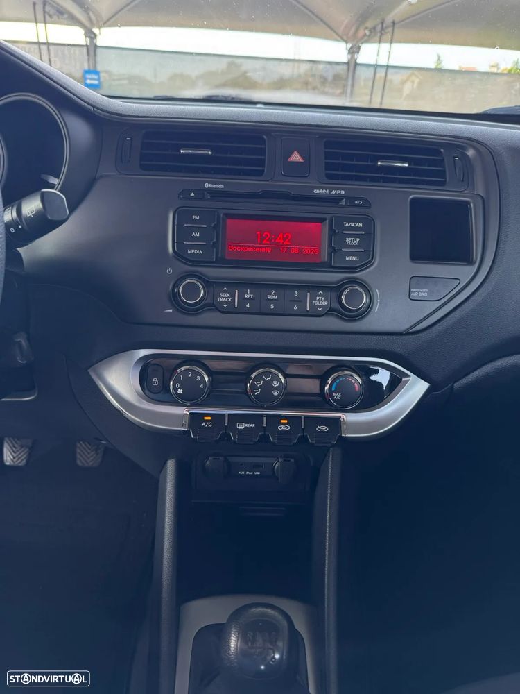 Kia Rio 1.4 Dream Team Edition - 7