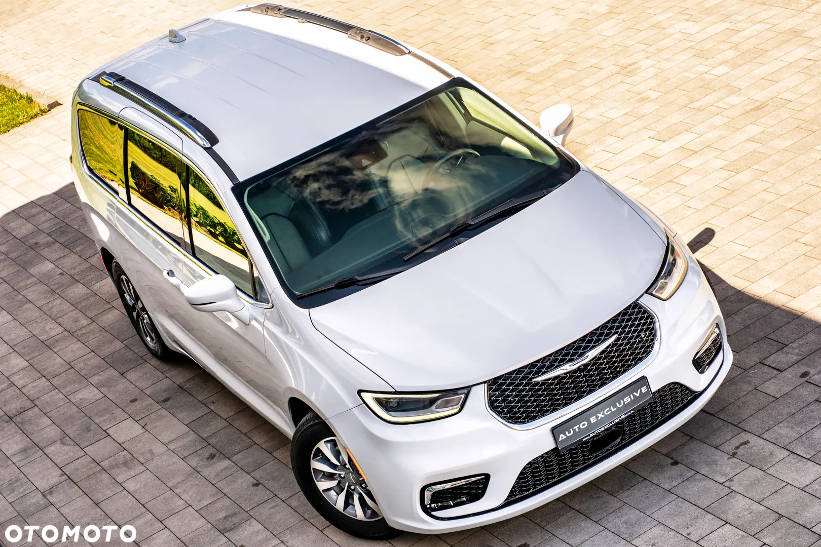 Chrysler Pacifica - 11