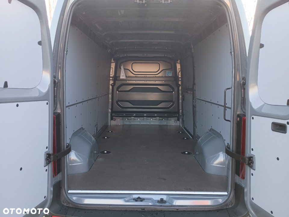 Nissan Interstar - 6