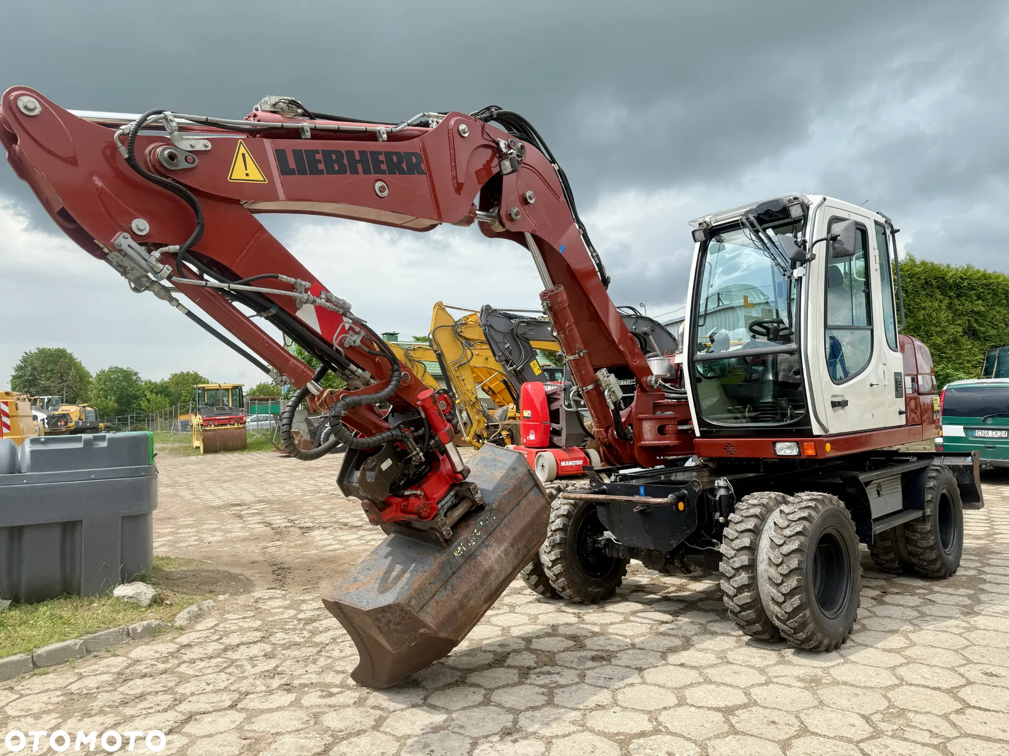 Liebherr koparka kołowa A311 + głowica ROTOTILT, dzielony pług , 13 ton - 4