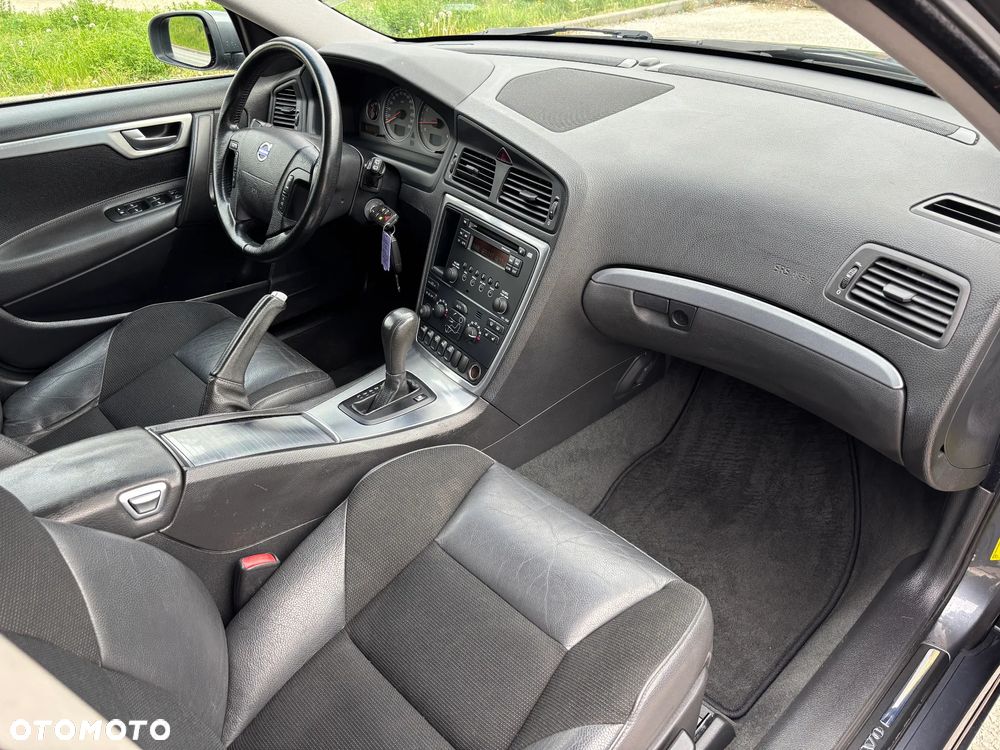Volvo V70 2.4 Momentum - 19