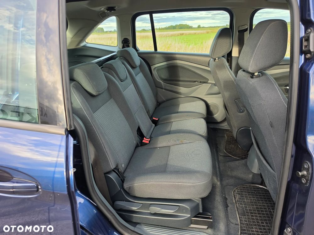 Ford Grand C-MAX - 11