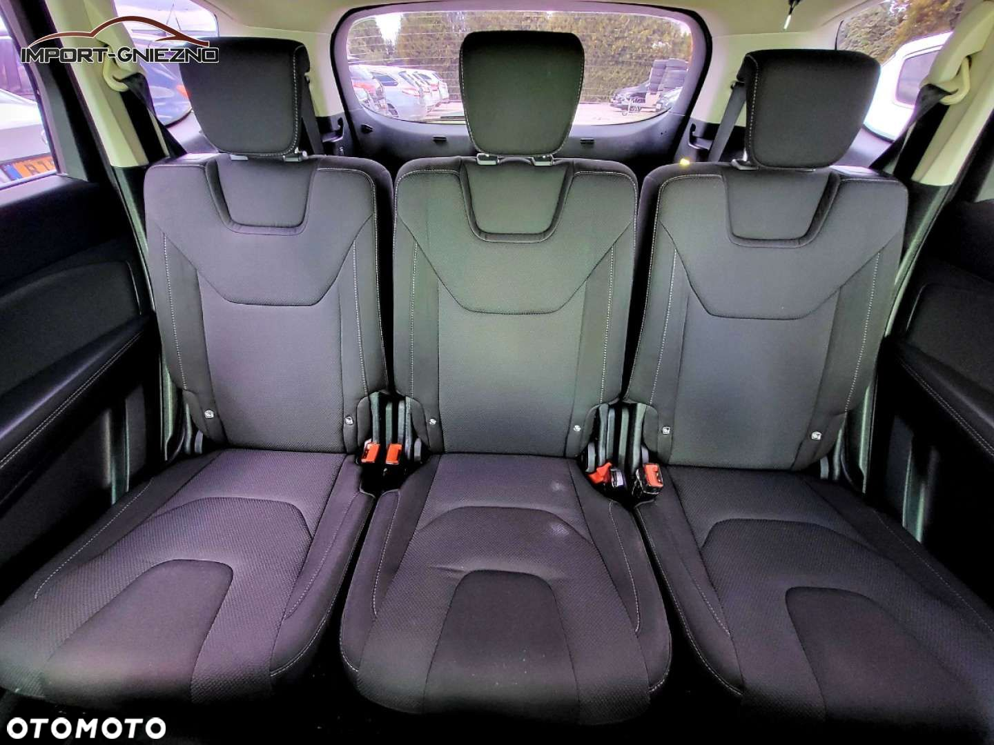 Ford S-Max - 25