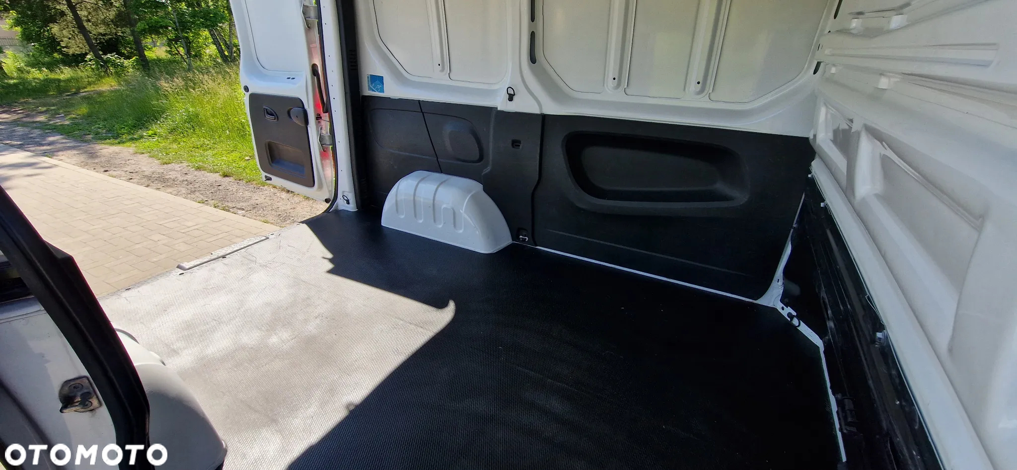 Renault TRAFIC - 13
