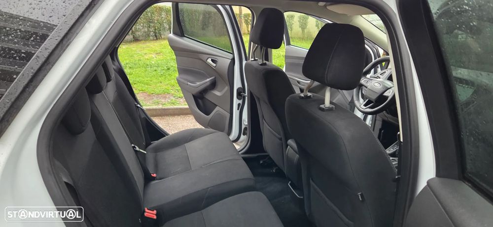 Ford Focus SW 1.5 TDCi Titanium ECOnetic - 25