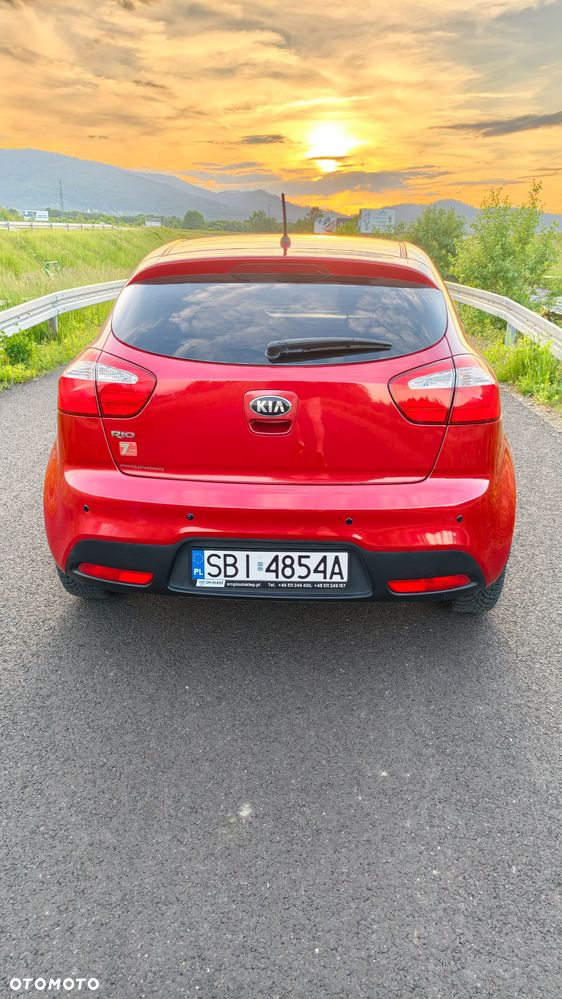 Kia Rio 1.2 L - 5