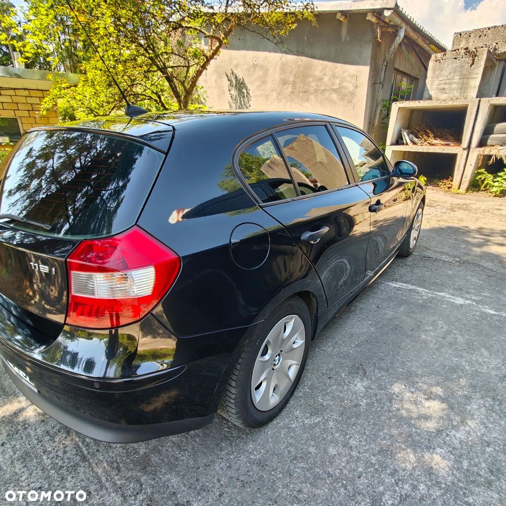 BMW Seria 1 116i - 23