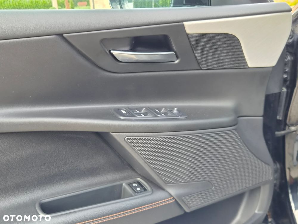 Jaguar XE 2.0 D180 SE - 13