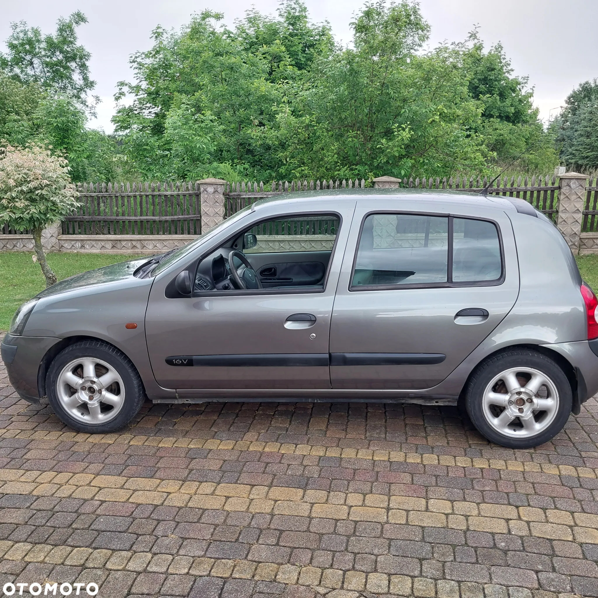 Renault Clio - 8