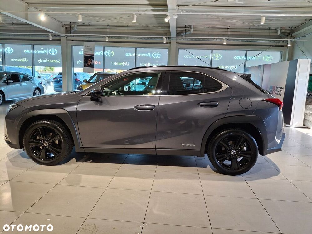 Lexus UX - 10