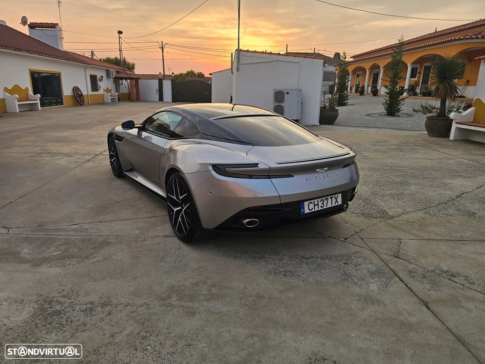 Aston Martin DB12 Coupé V8 - 19