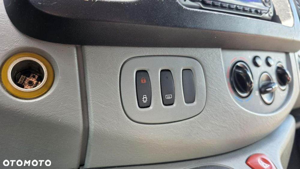 Renault Trafic - 14