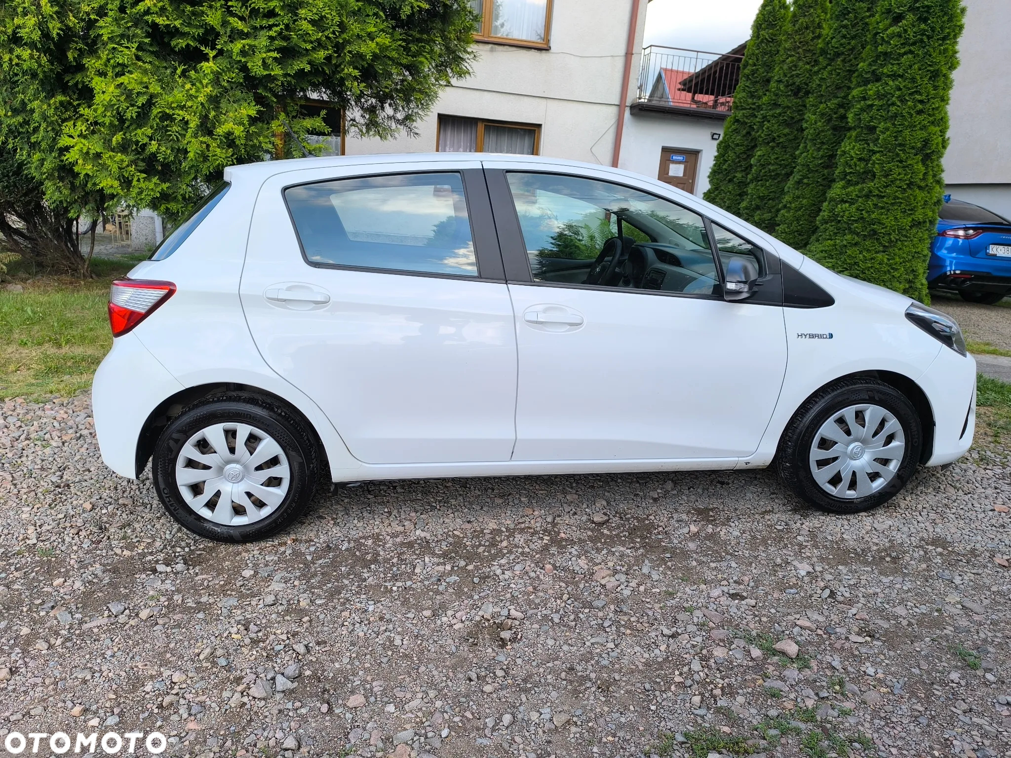 Toyota Yaris Hybrid 100 Active - 4