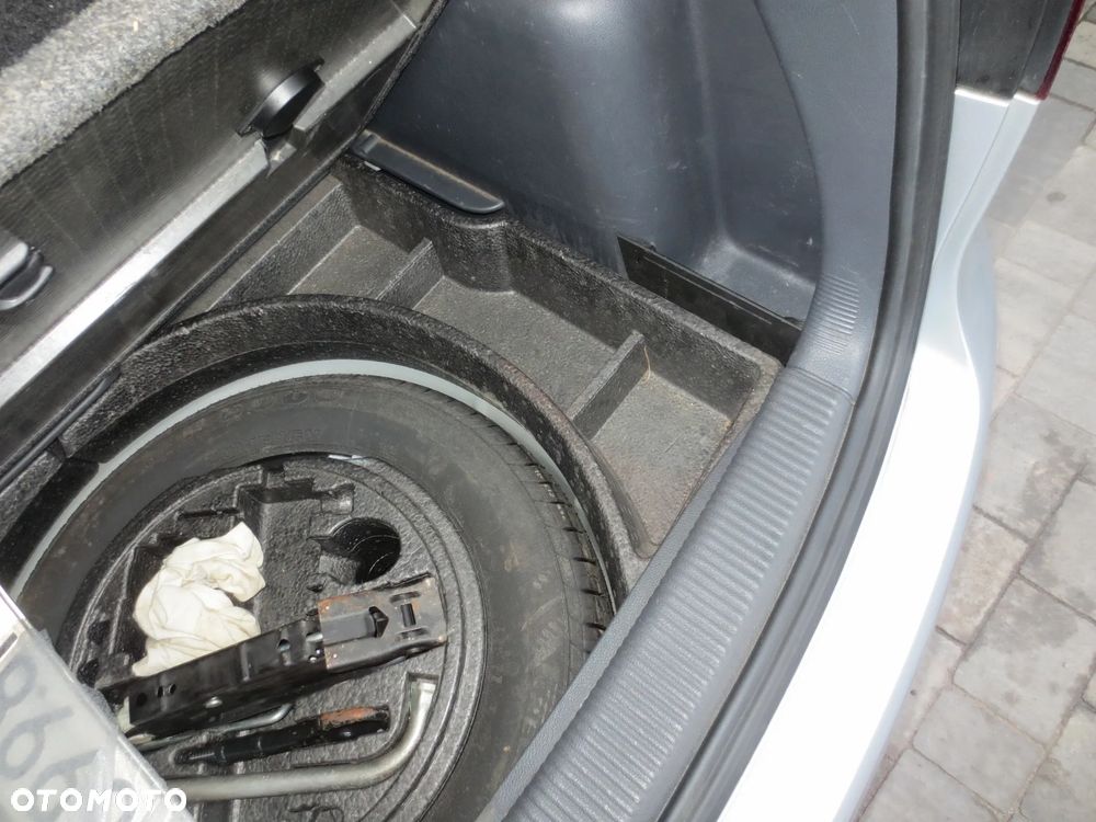 Volkswagen Golf Plus 1.9 TDI DPF Trendline DSG - 10