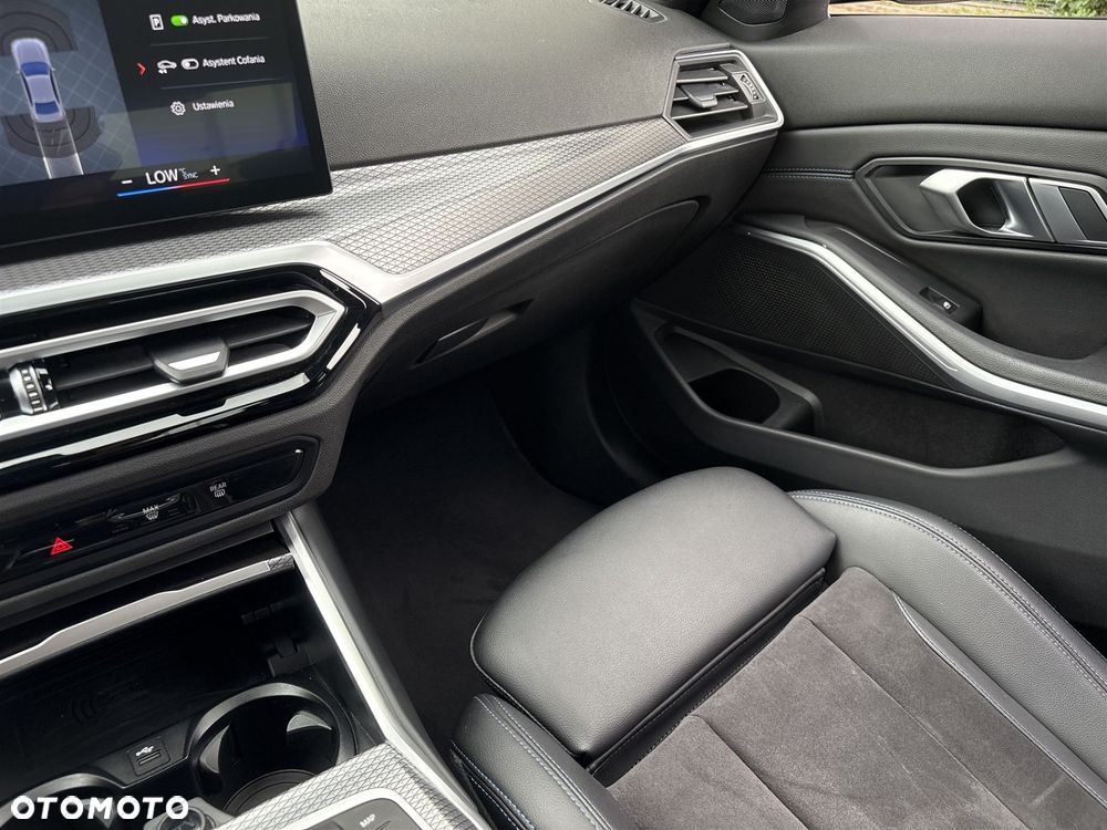 BMW Seria 3 320d xDrive - 23