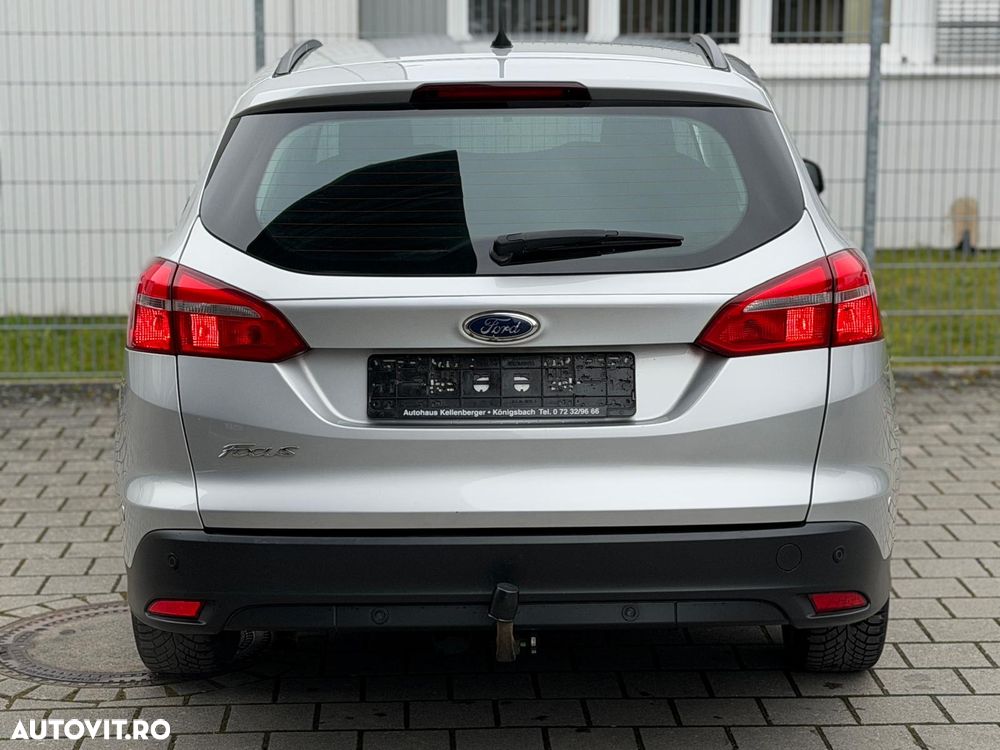 Ford Focus 1.5 TDCi Powershift Titanium - 8