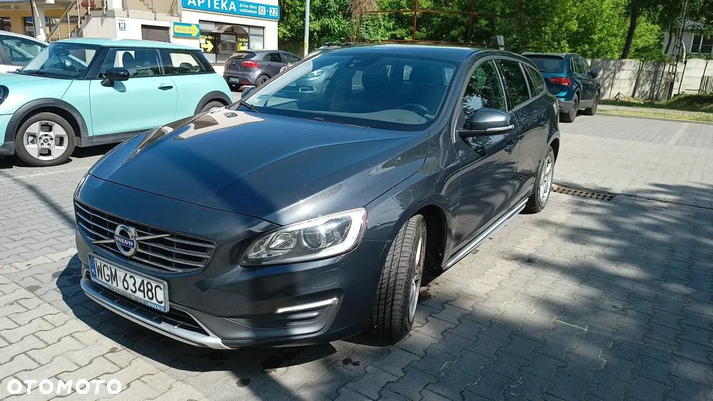 Volvo V60 T3 Momentum - 1