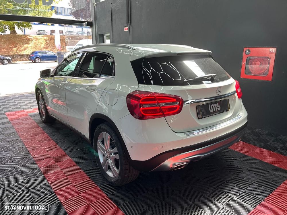 Mercedes-Benz GLA 220 CDi Urban 4-Matic - 6