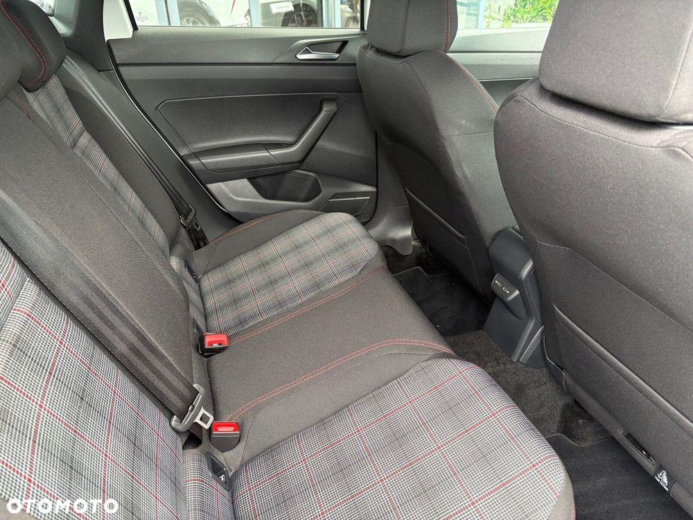 Volkswagen Polo - 16