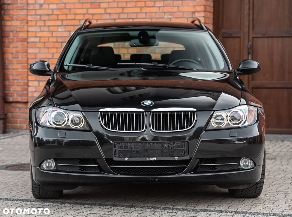 BMW Seria 3 330i - 4