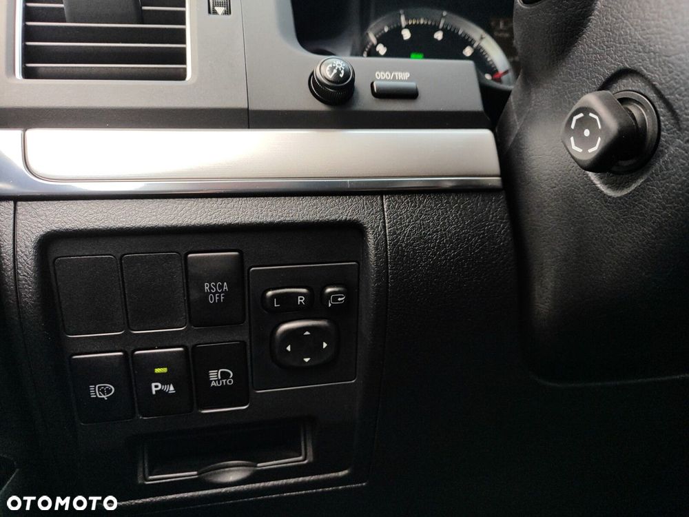 Toyota Land Cruiser - 24