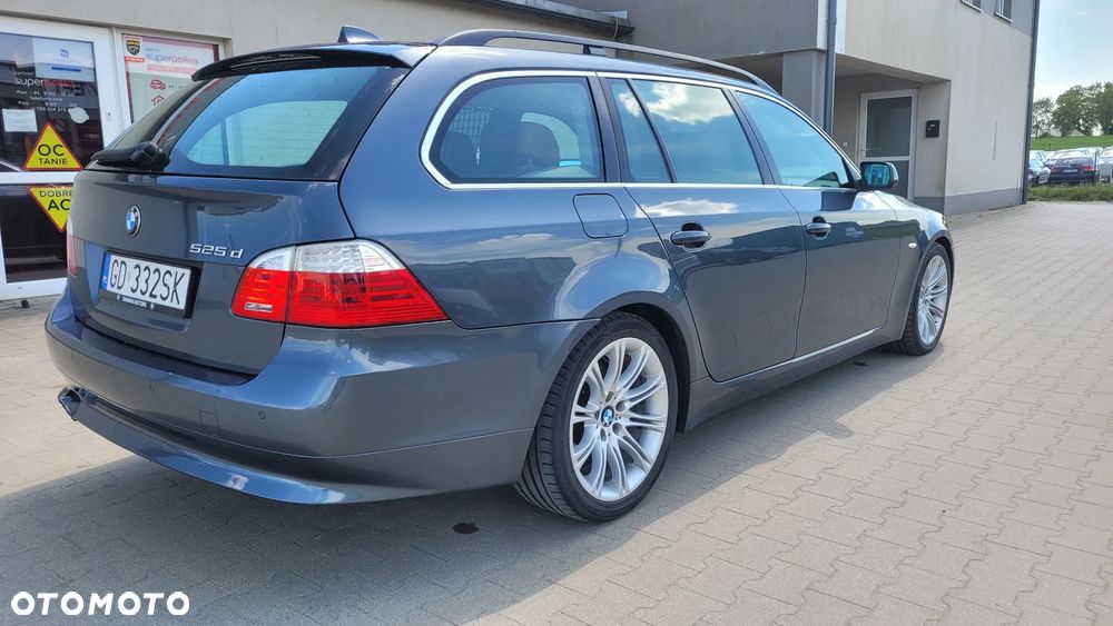 BMW Seria 5 525d - 16