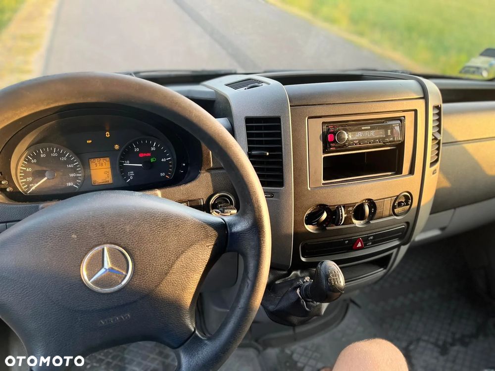 Mercedes-Benz Sprinter - 5