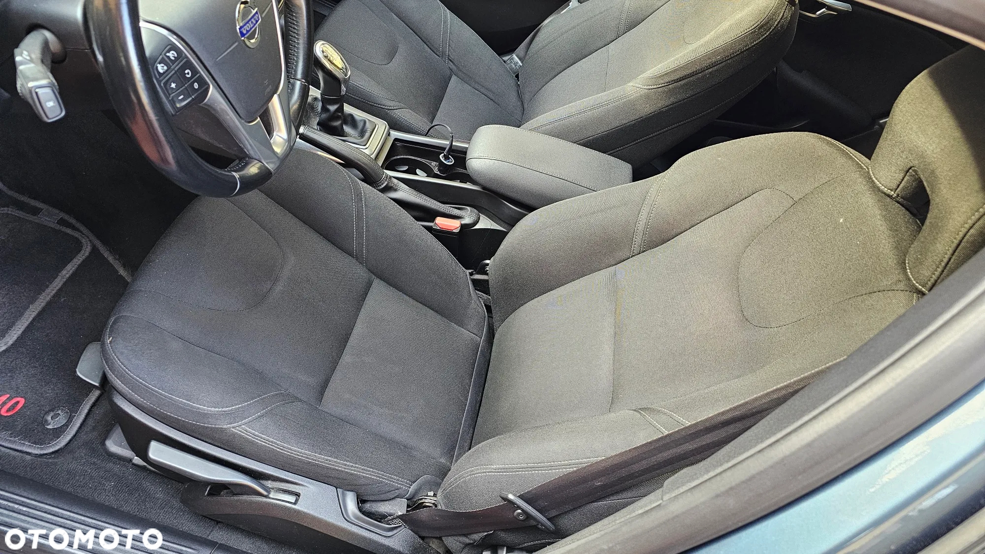 Volvo V40 T3 Momentum - 29