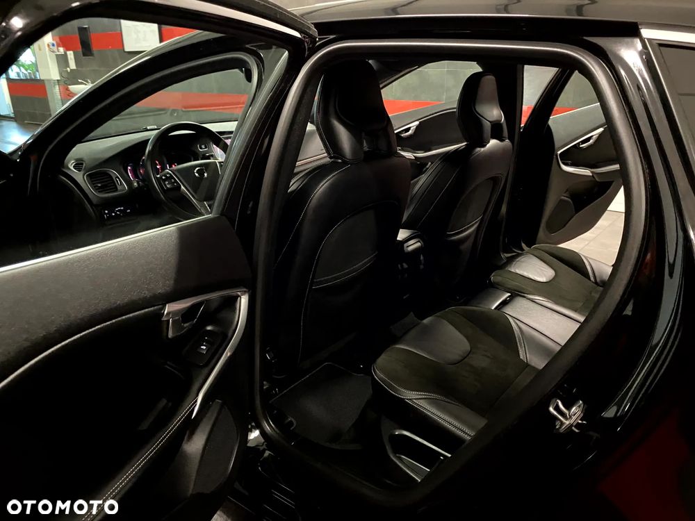 Volvo V40 D3 Drive-E R-Design Momentum - 19