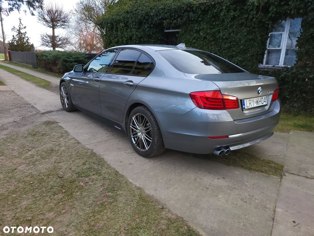 BMW Seria 5 528i - 5