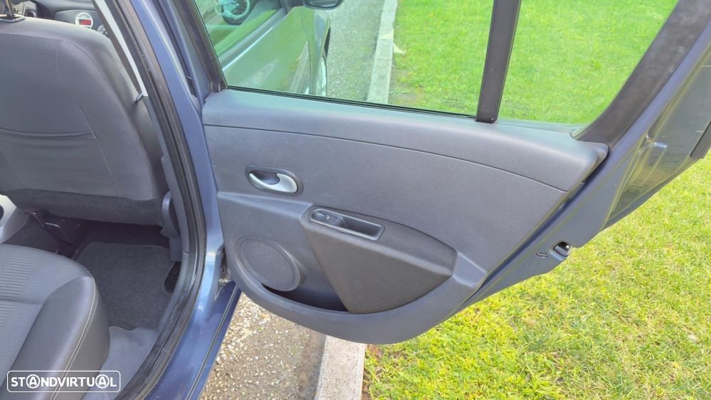 Renault Clio 1.2 TCE Dynamique S - 14