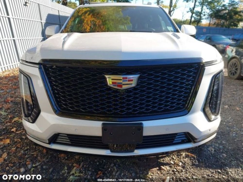 Cadillac Escalade - 5
