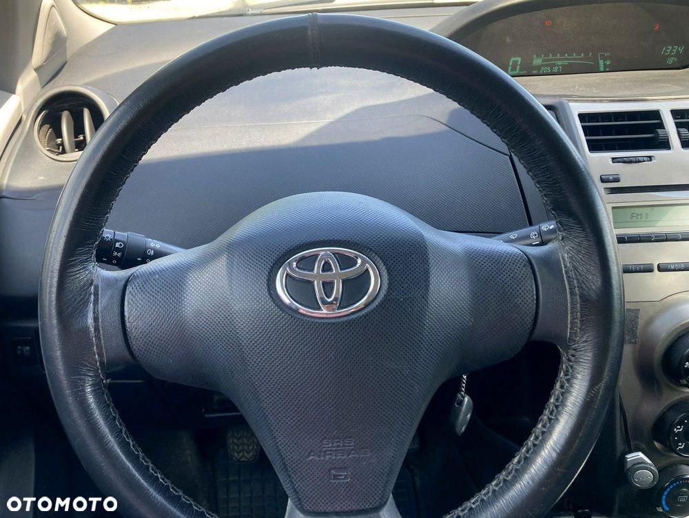 Toyota Yaris 1.0 Luna - 15