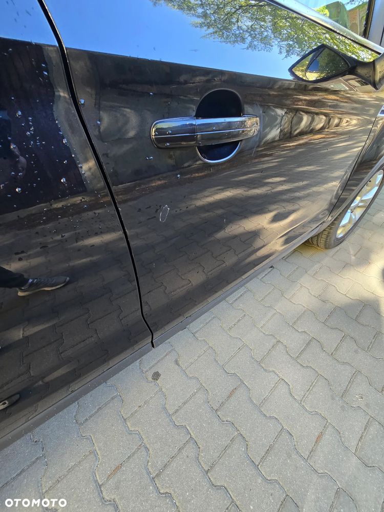 Ford Kuga 2.0 TDCi 2x4 Titanium - 6