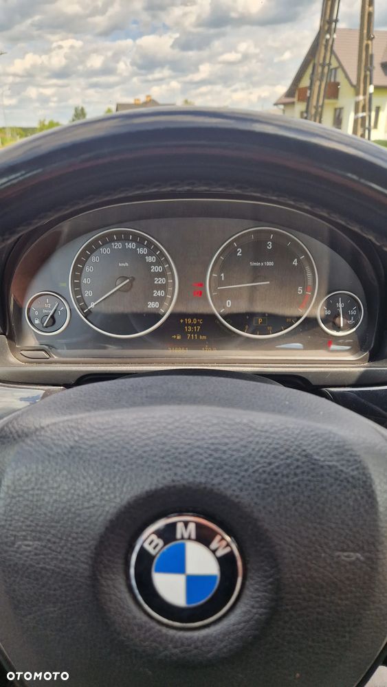 BMW Seria 5 525d - 12