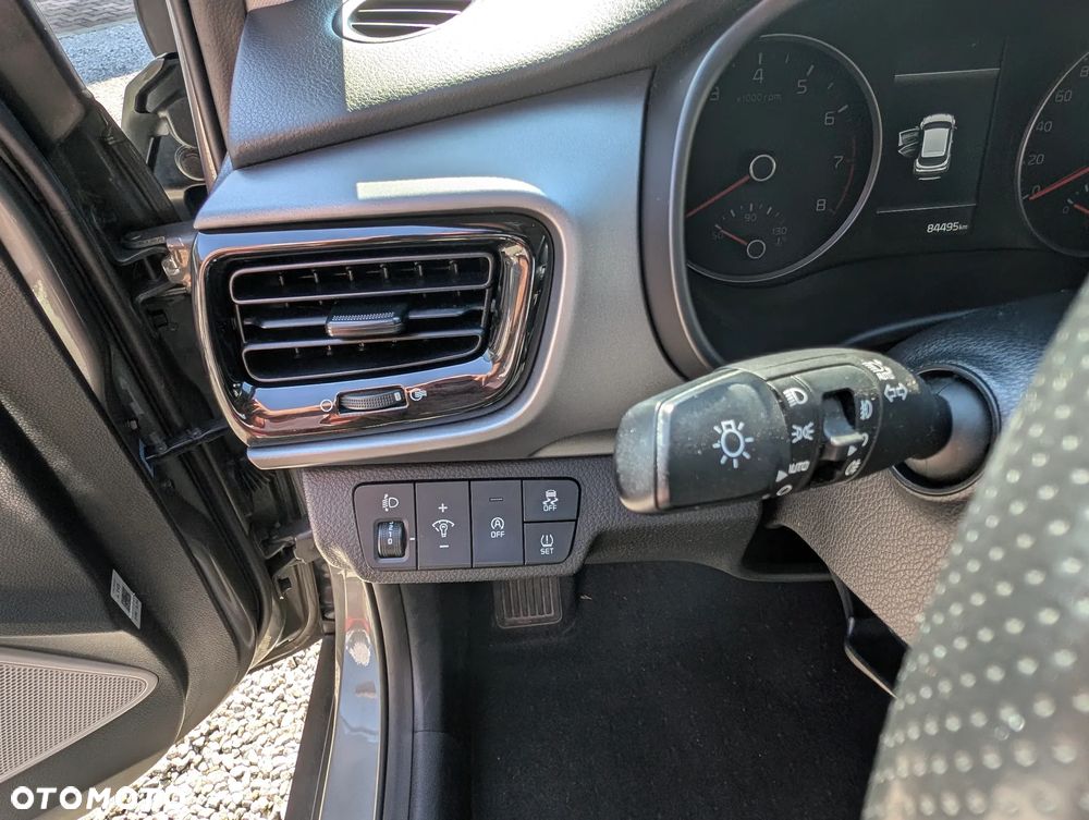 Kia Stonic 1.2 L Business Line - 31