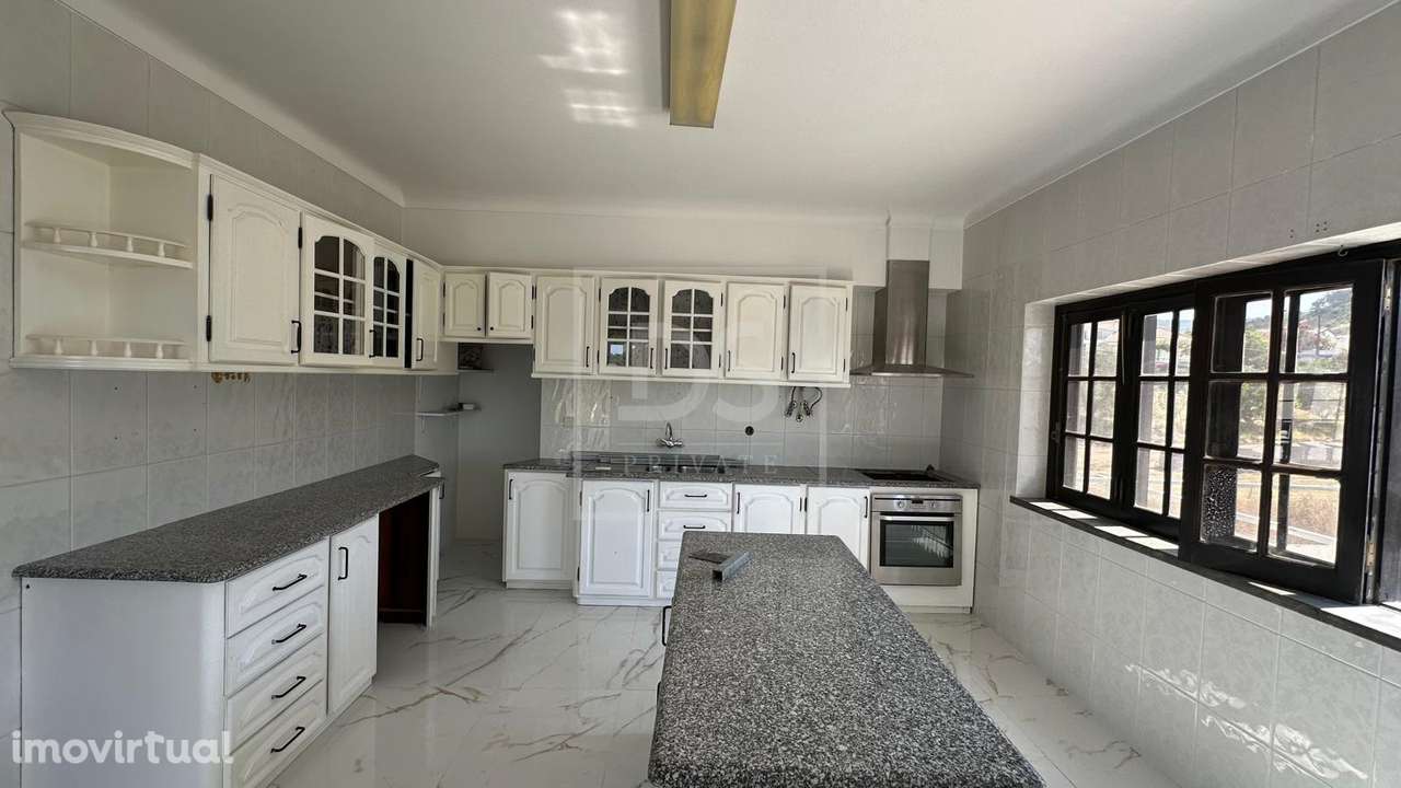 Moradia T4 com Mais de 1.500 m² de Terreno e Cave Habitável | Monte Re - Grande imagem: 5/18