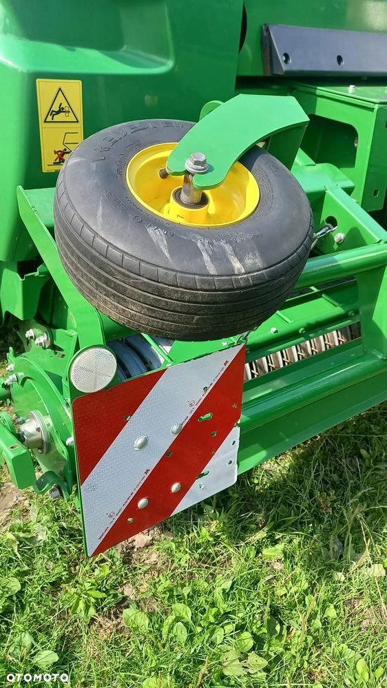 John Deere V451M - 10