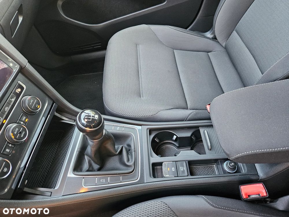 Volkswagen Golf 1.6 TDI SCR Trendline - 8