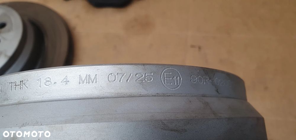 Tarcze hamulcowe tył tylne klocki BMW X1 E84 2.0D - 12