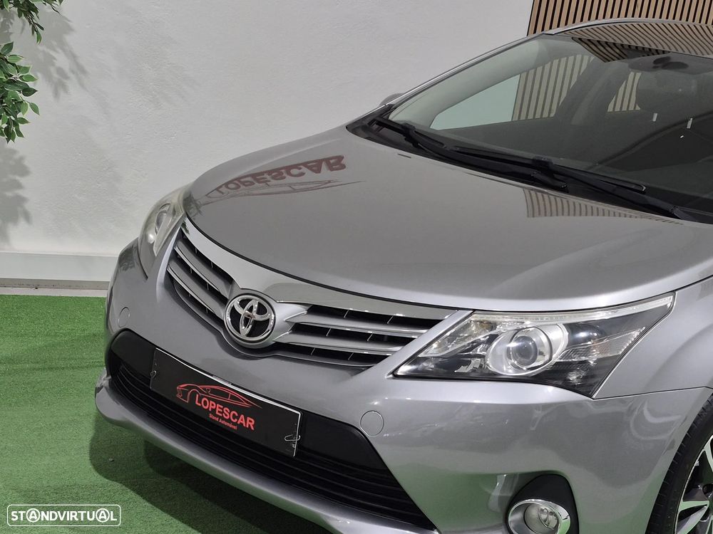 Toyota Avensis SW 2.0 D-4D Exclusive - 3