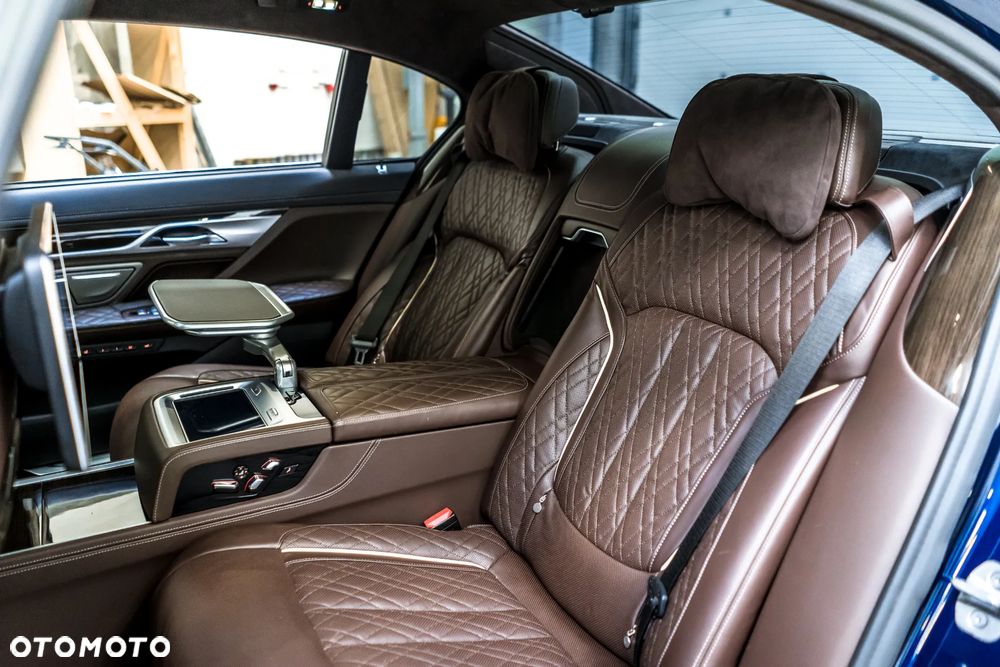 BMW Seria 7 740Li xDrive - 27