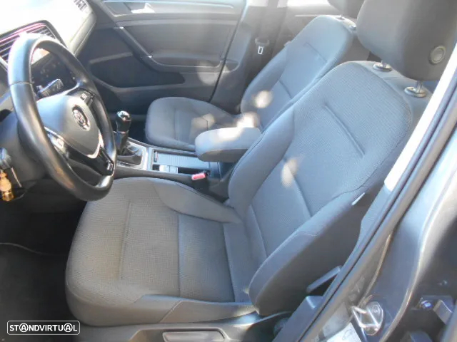 VW Golf 1.6 TDI Confortline - 15