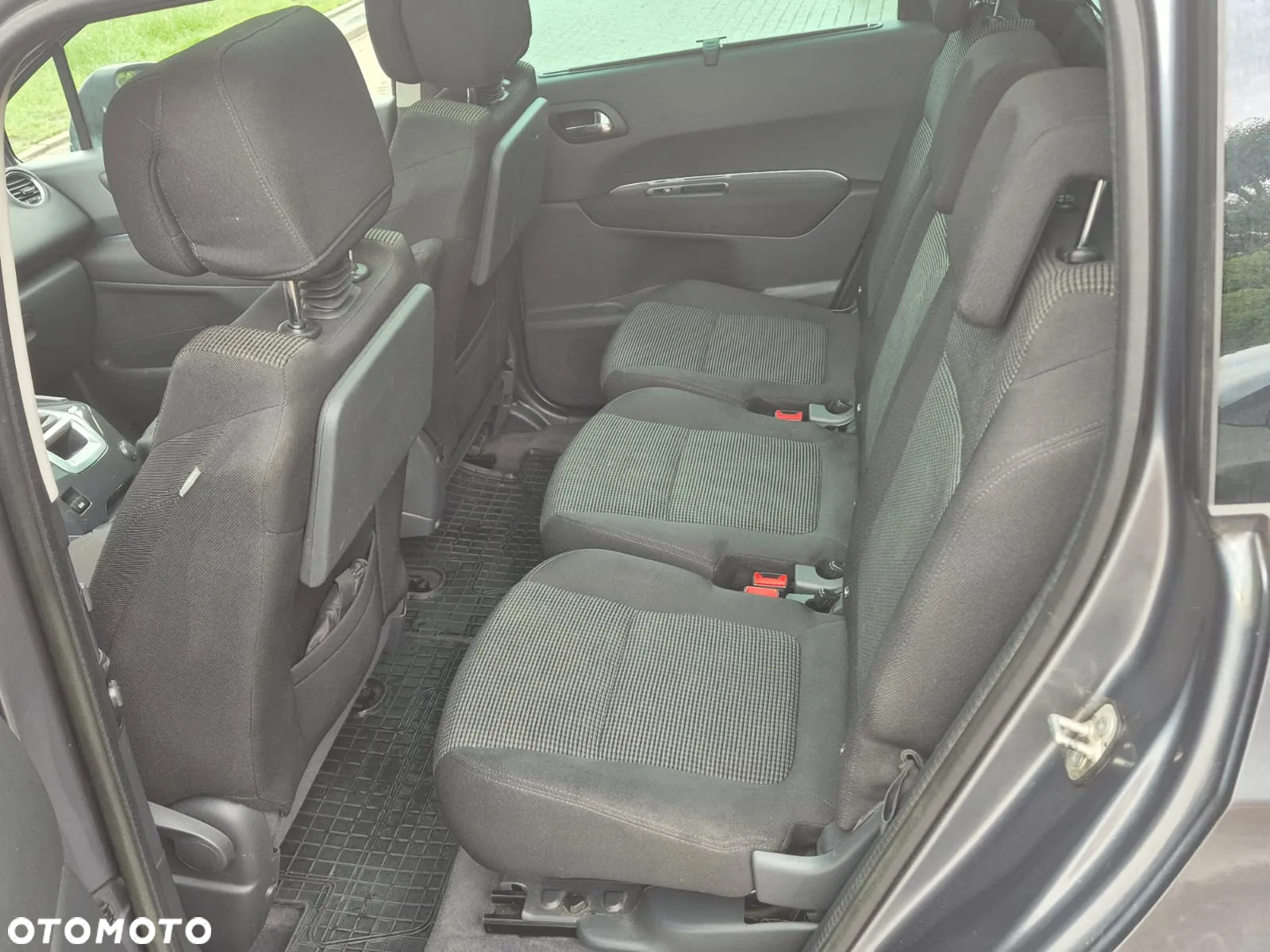 Peugeot 5008 1.6 THP Family - 10