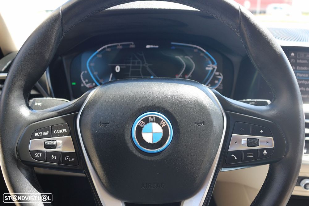 BMW 330 e Line Sport Auto - 28