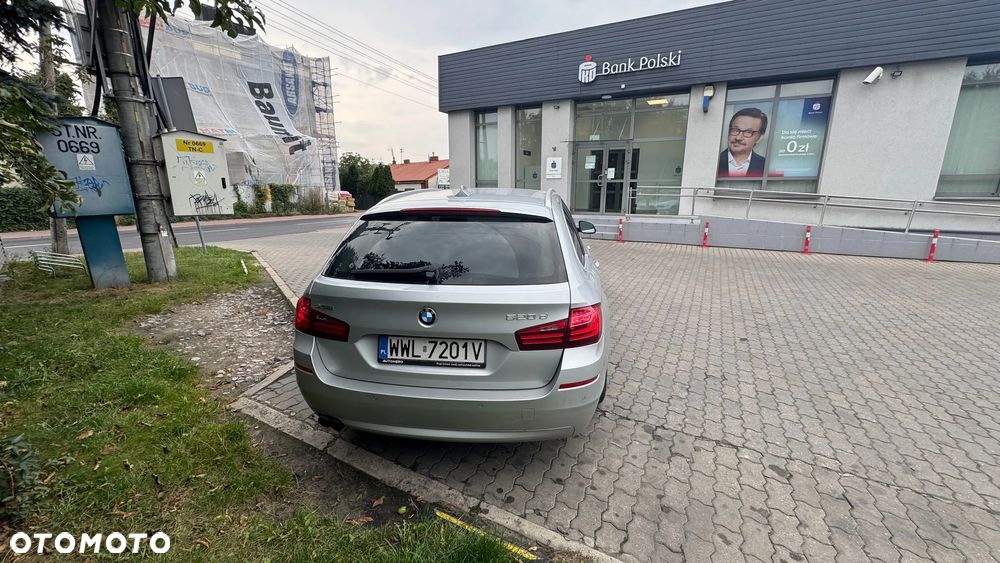 BMW Seria 5 520d xDrive Touring - 11