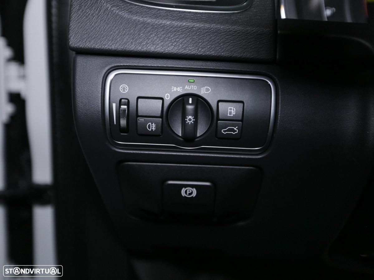 Volvo V60 2.4 D6 R-Design Sum.AWD Phev - 12