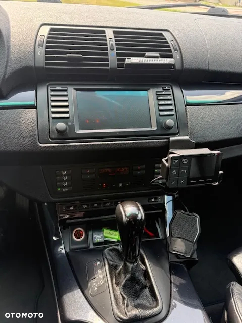 BMW X5 4.6is - 12