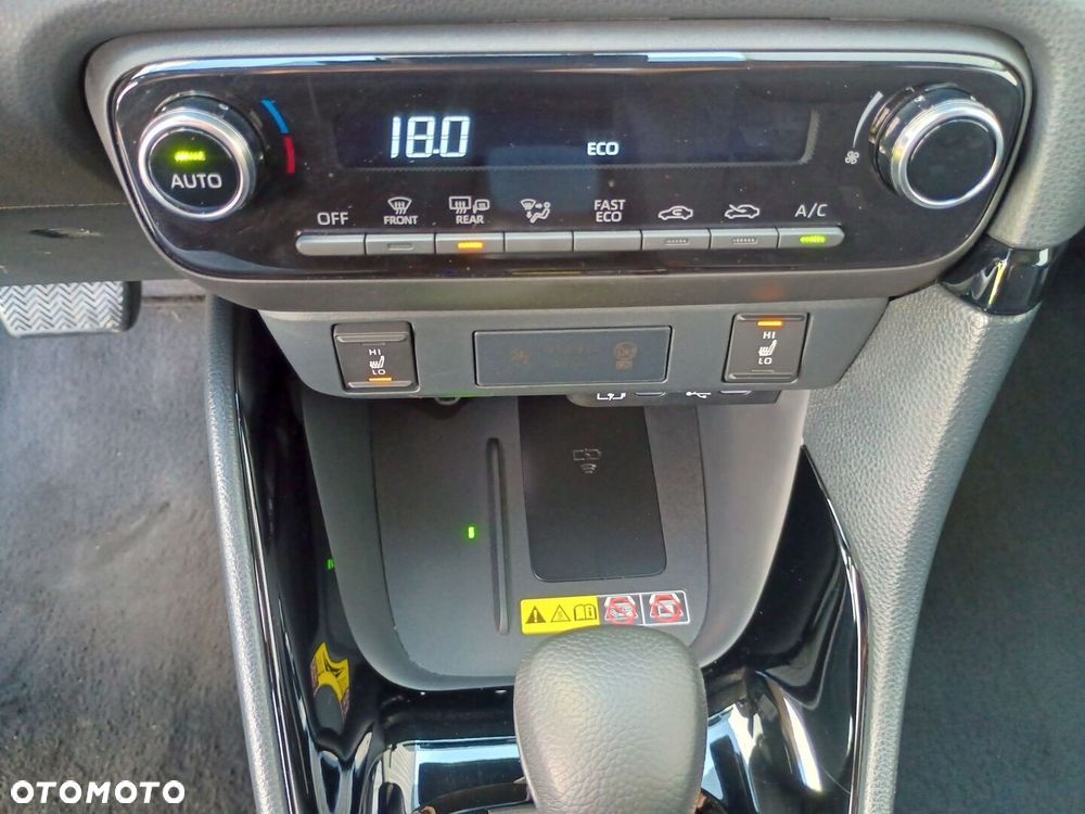 Toyota Yaris Hybrid 1.5 Style - 15